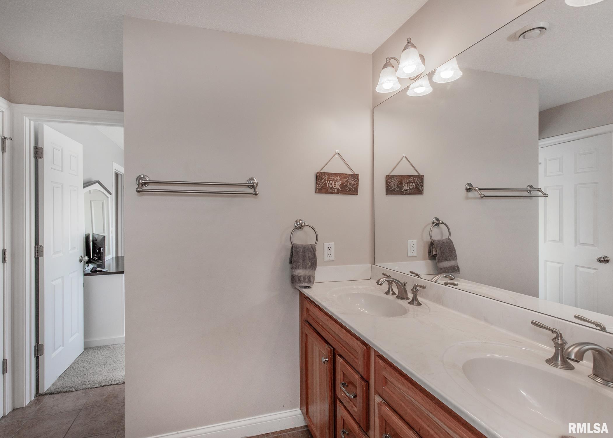 2121 Ridgefield Drive Port Byron, IL 61275 - Photo 30 of 49 Gallery Image 30