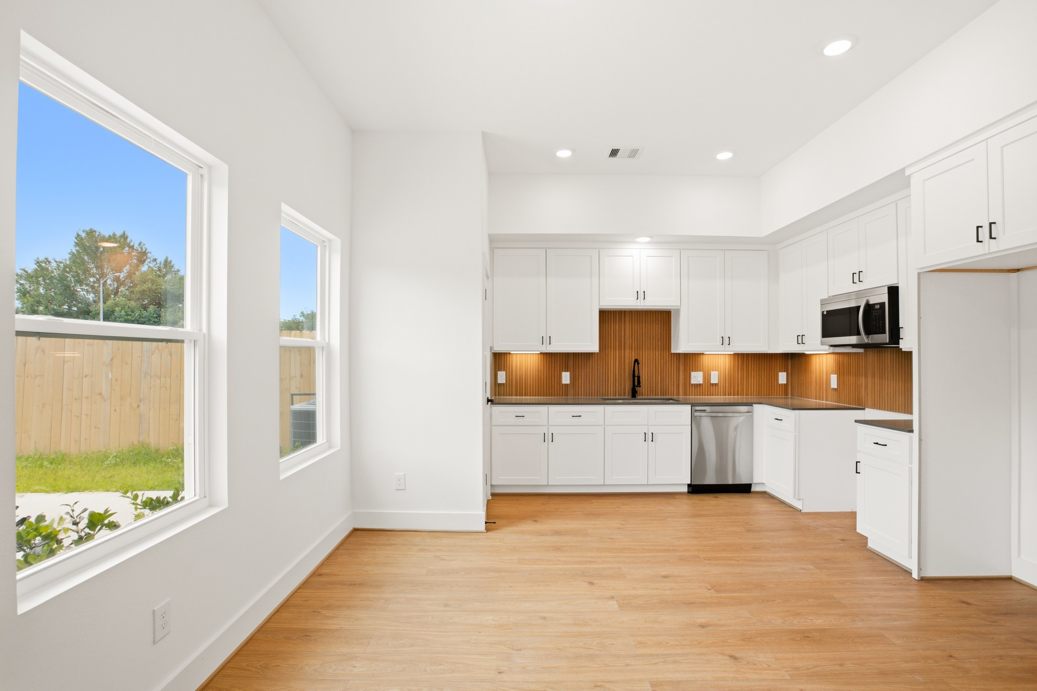 7841 Sunnyhill Street, Unit A Houston, TX 77088 - Photo 22 of 30