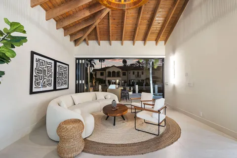 $5,475,000 | 425 Coral Way, Fort Lauderdale, FL 33301