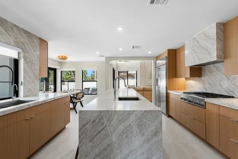 $5,475,000 | 425 Coral Way, Fort Lauderdale, FL 33301