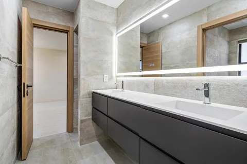 $5,475,000 | 425 Coral Way, Fort Lauderdale, FL 33301