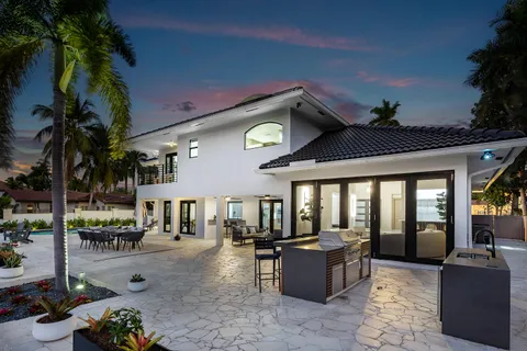 $5,475,000 | 425 Coral Way, Fort Lauderdale, FL 33301
