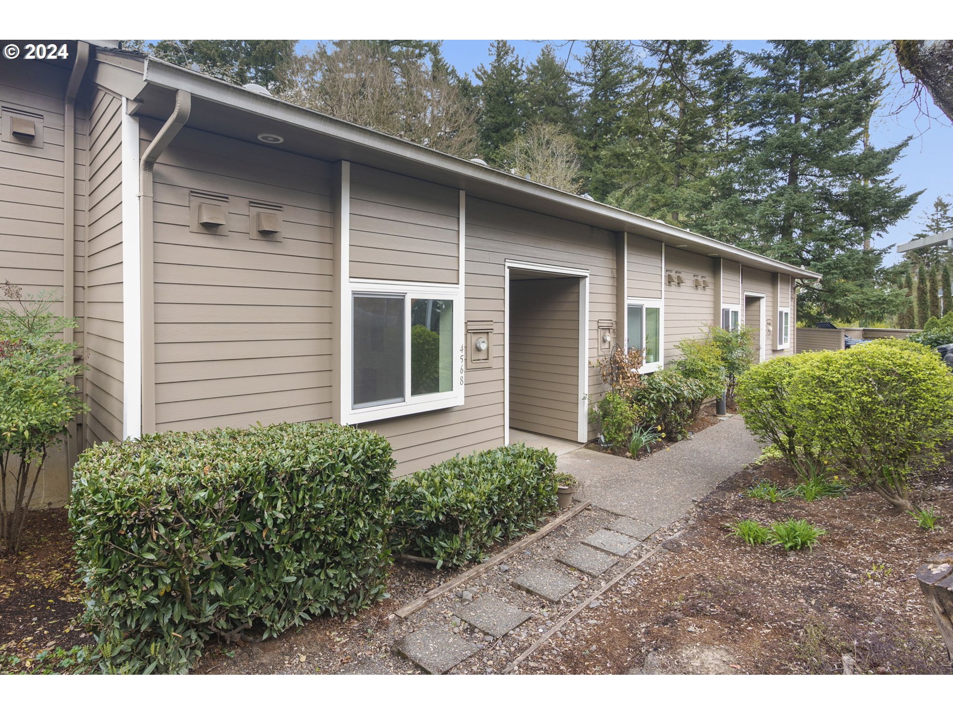 4568 Southwest Comus Place, Unit 8E Portland, OR 97219 - Photo 1 of 39 Gallery Image 1