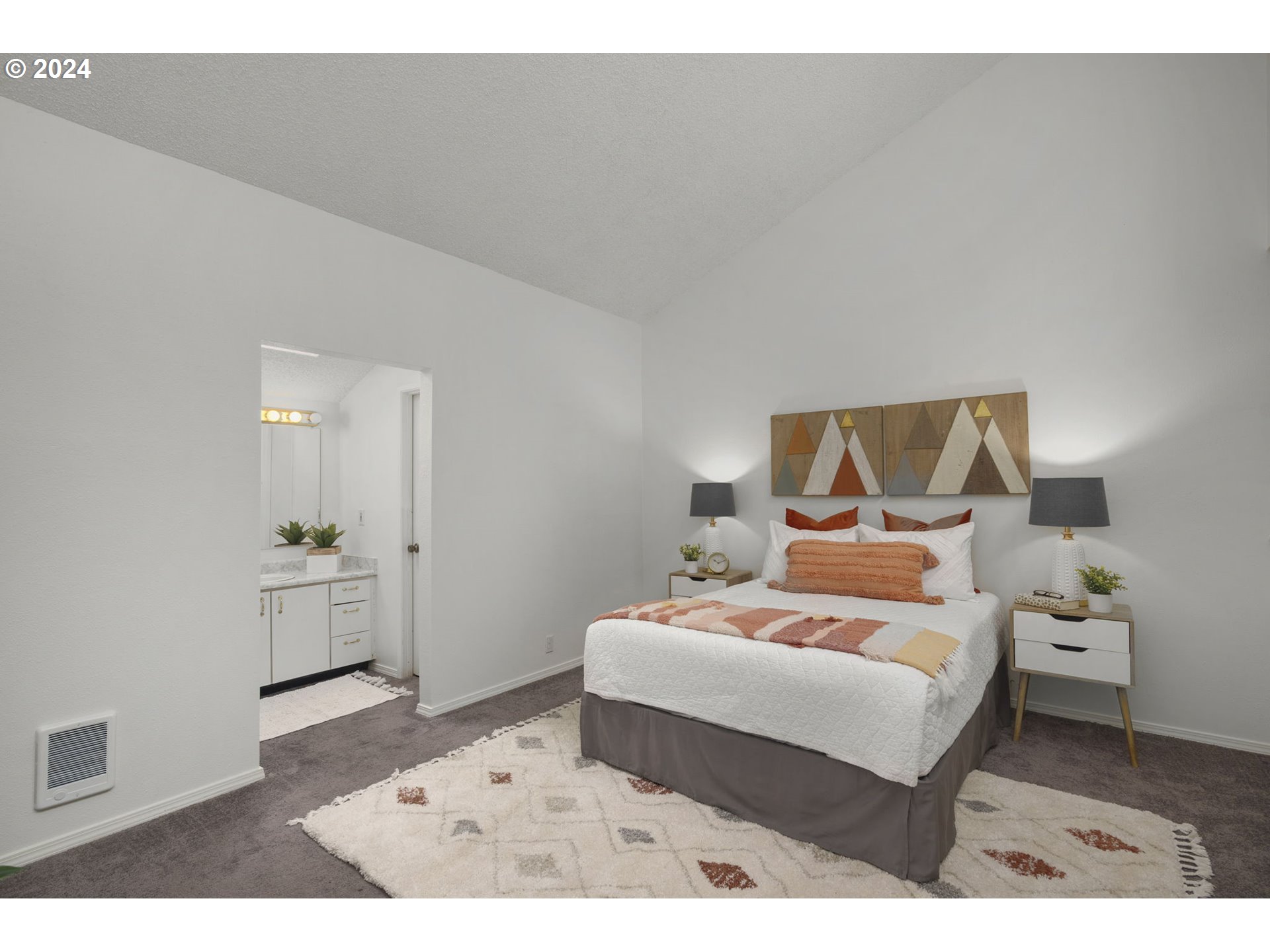 4568 Southwest Comus Place, Unit 8E Portland, OR 97219 - Photo 12 of 39 Gallery Image 12