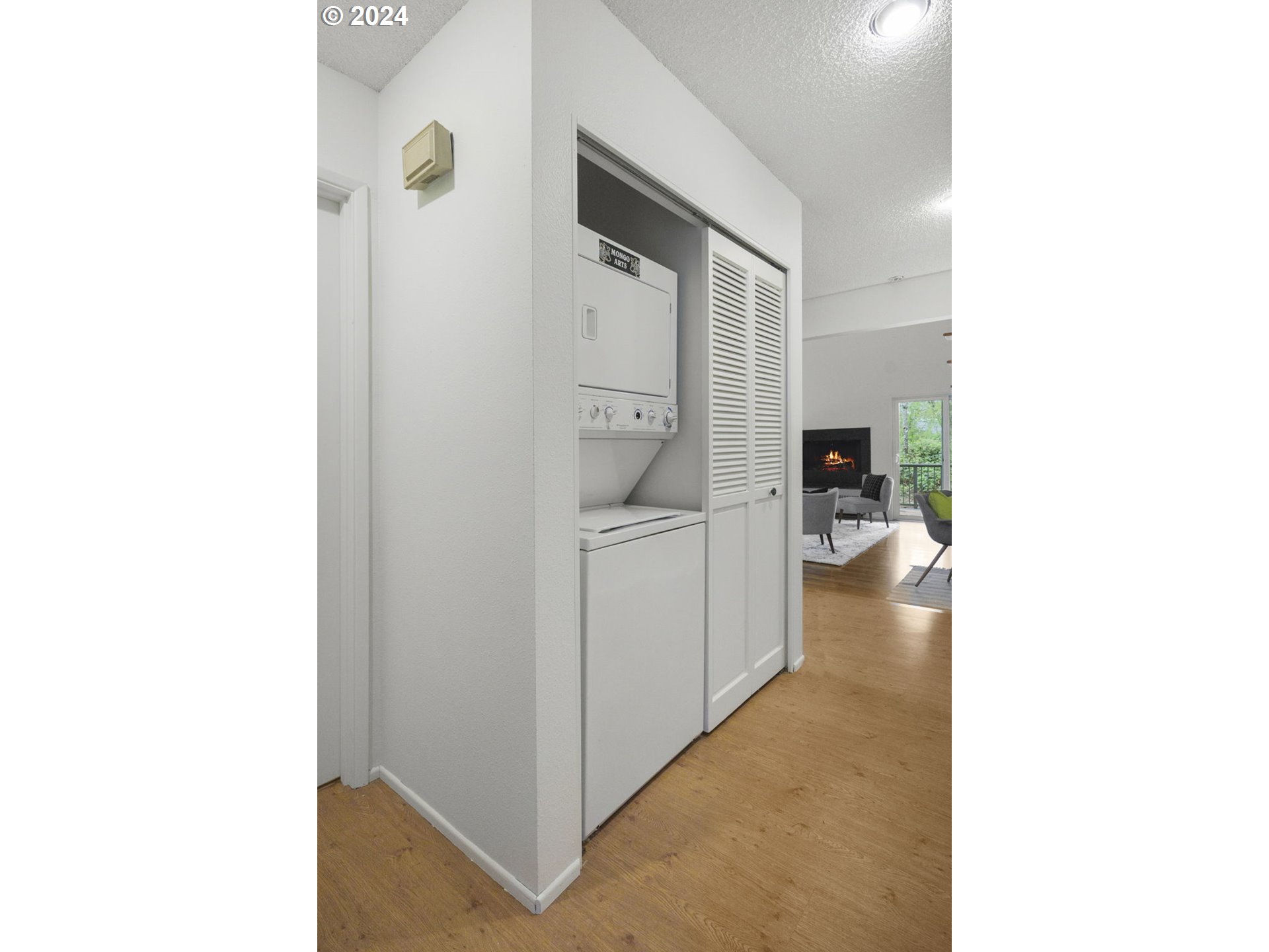 4568 Southwest Comus Place, Unit 8E Portland, OR 97219 - Photo 18 of 39 Gallery Image 18