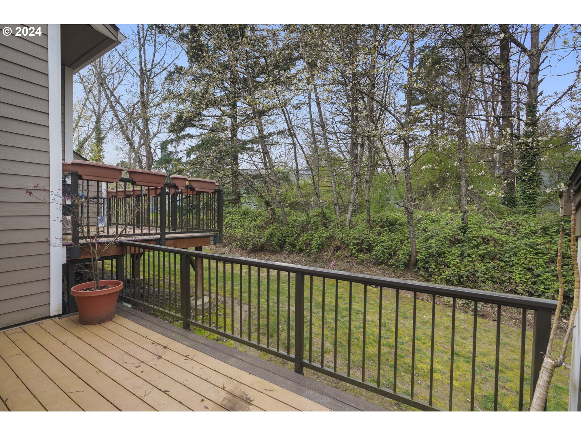 4568 Southwest Comus Place, Unit 8E Portland, OR 97219 - Photo 20 of 39 Gallery Image 20