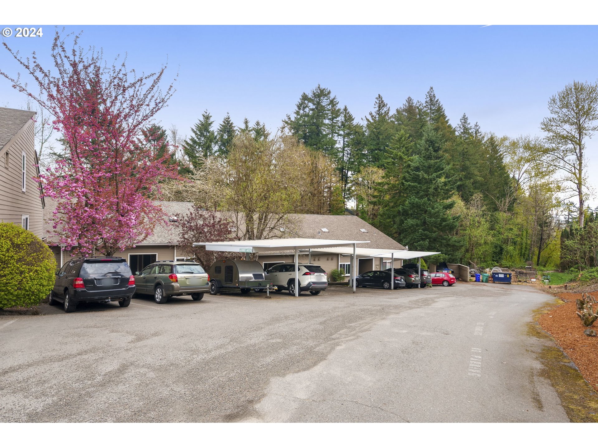 4568 Southwest Comus Place, Unit 8E Portland, OR 97219 - Photo 24 of 39 Gallery Image 24