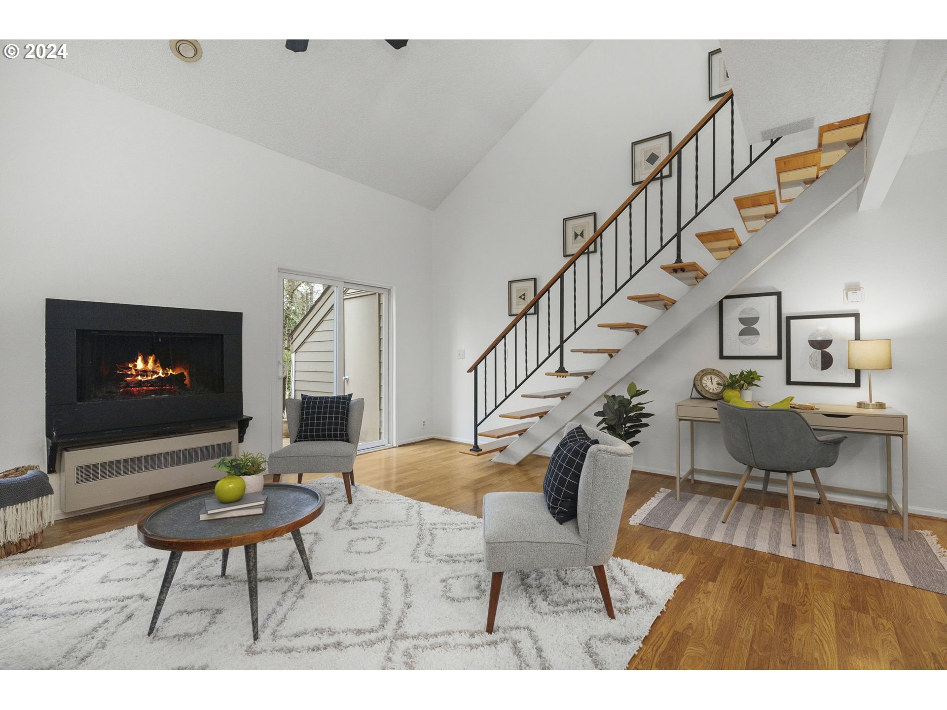 4568 Southwest Comus Place, Unit 8E Portland, OR 97219 - Photo 3 of 39 Gallery Image 3