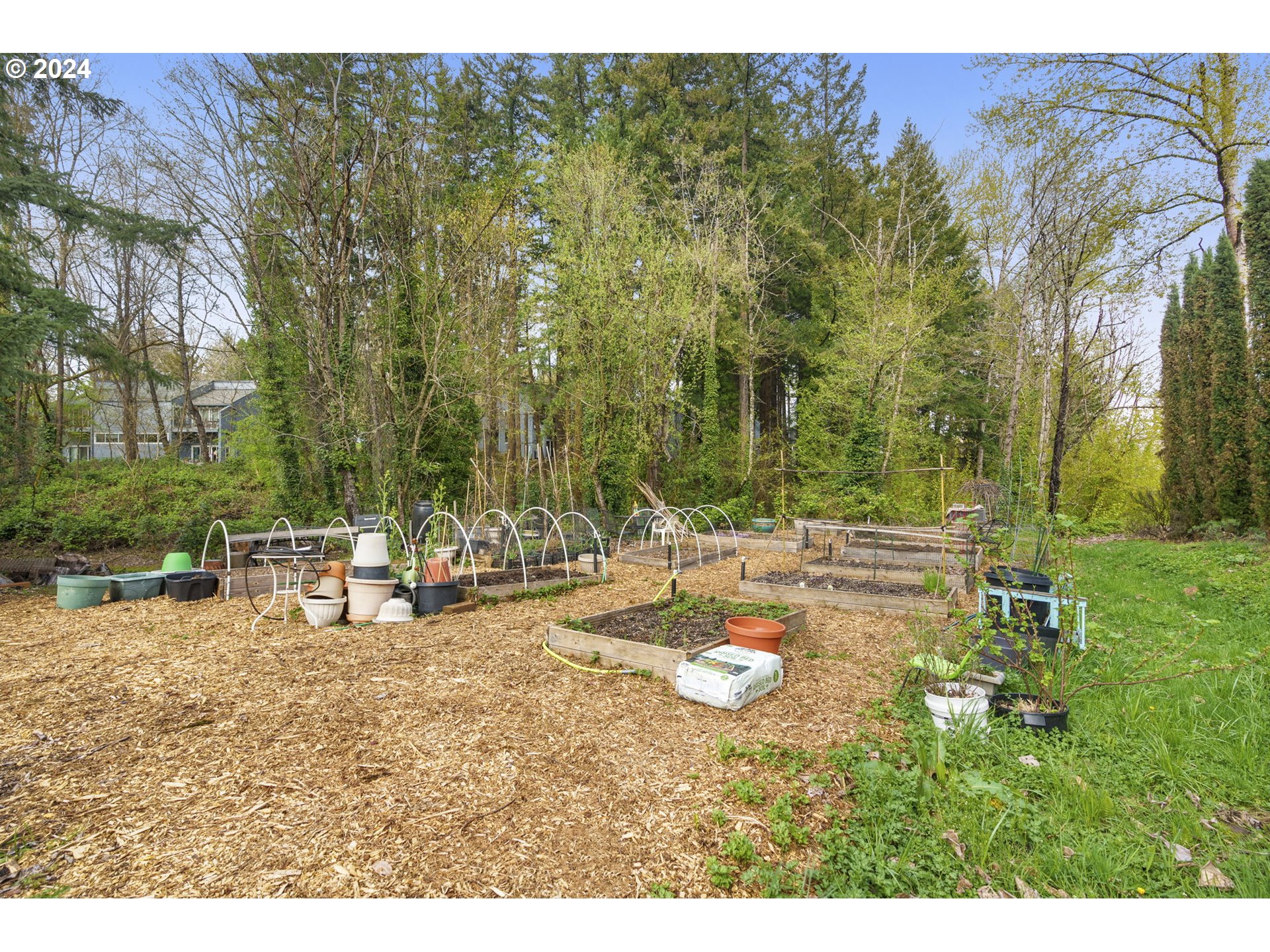 4568 Southwest Comus Place, Unit 8E Portland, OR 97219 - Photo 32 of 39 Gallery Image 32