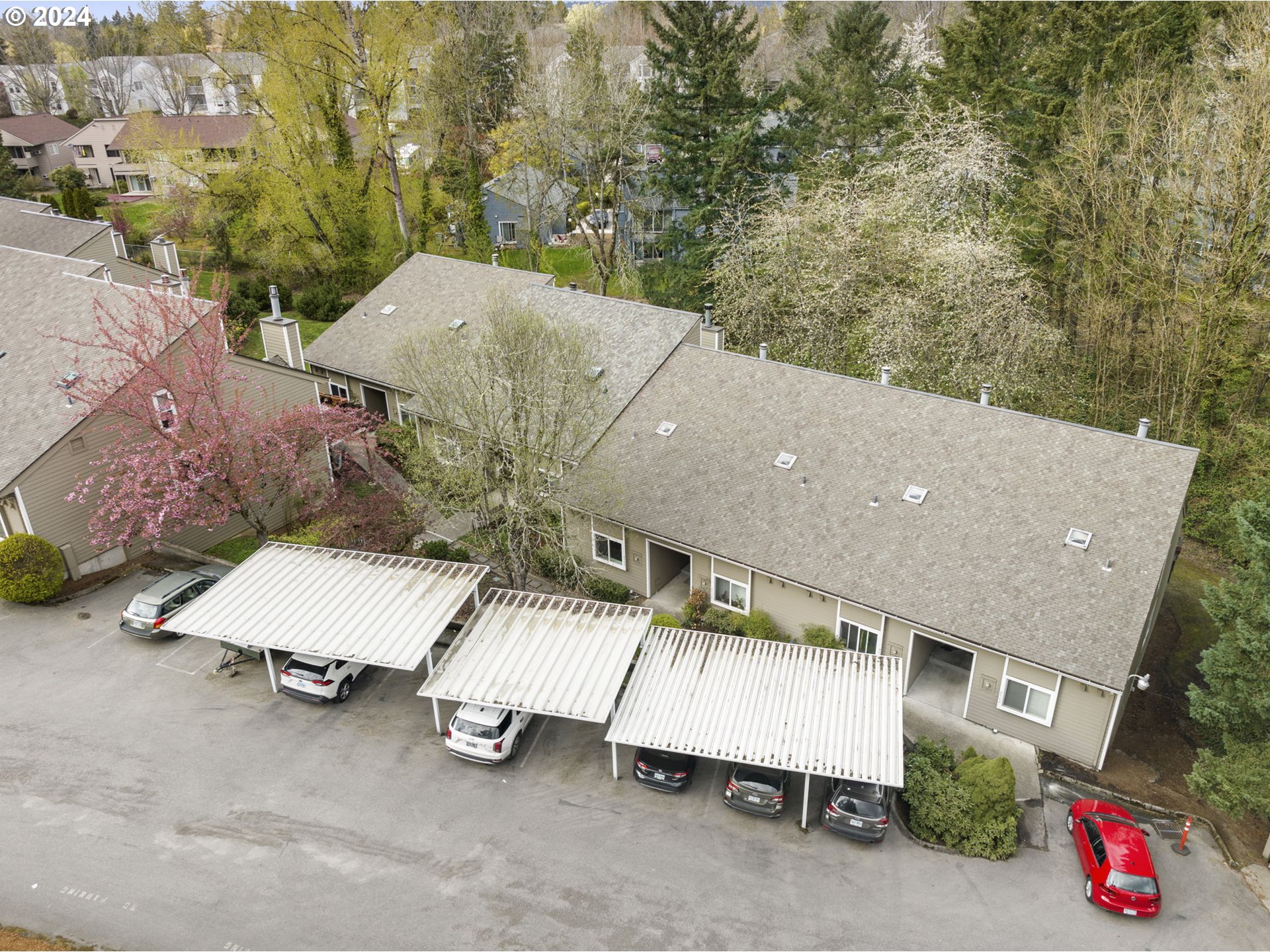 4568 Southwest Comus Place, Unit 8E Portland, OR 97219 - Photo 38 of 39 Gallery Image 38