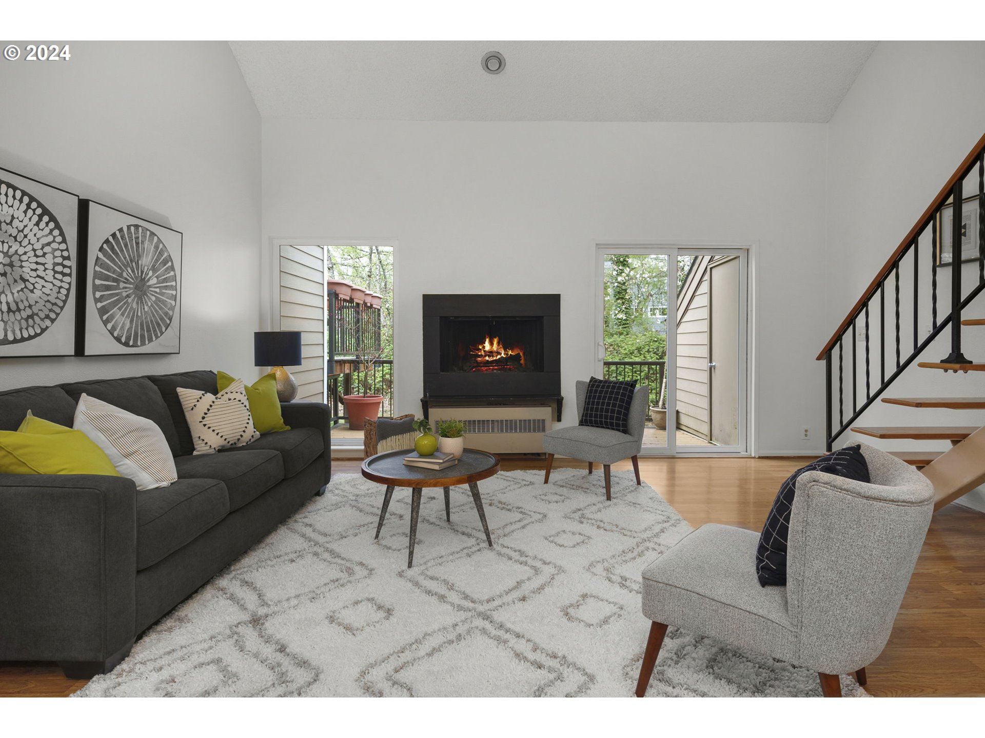 4568 Southwest Comus Place, Unit 8E Portland, OR 97219 - Photo 4 of 39 Gallery Image 4