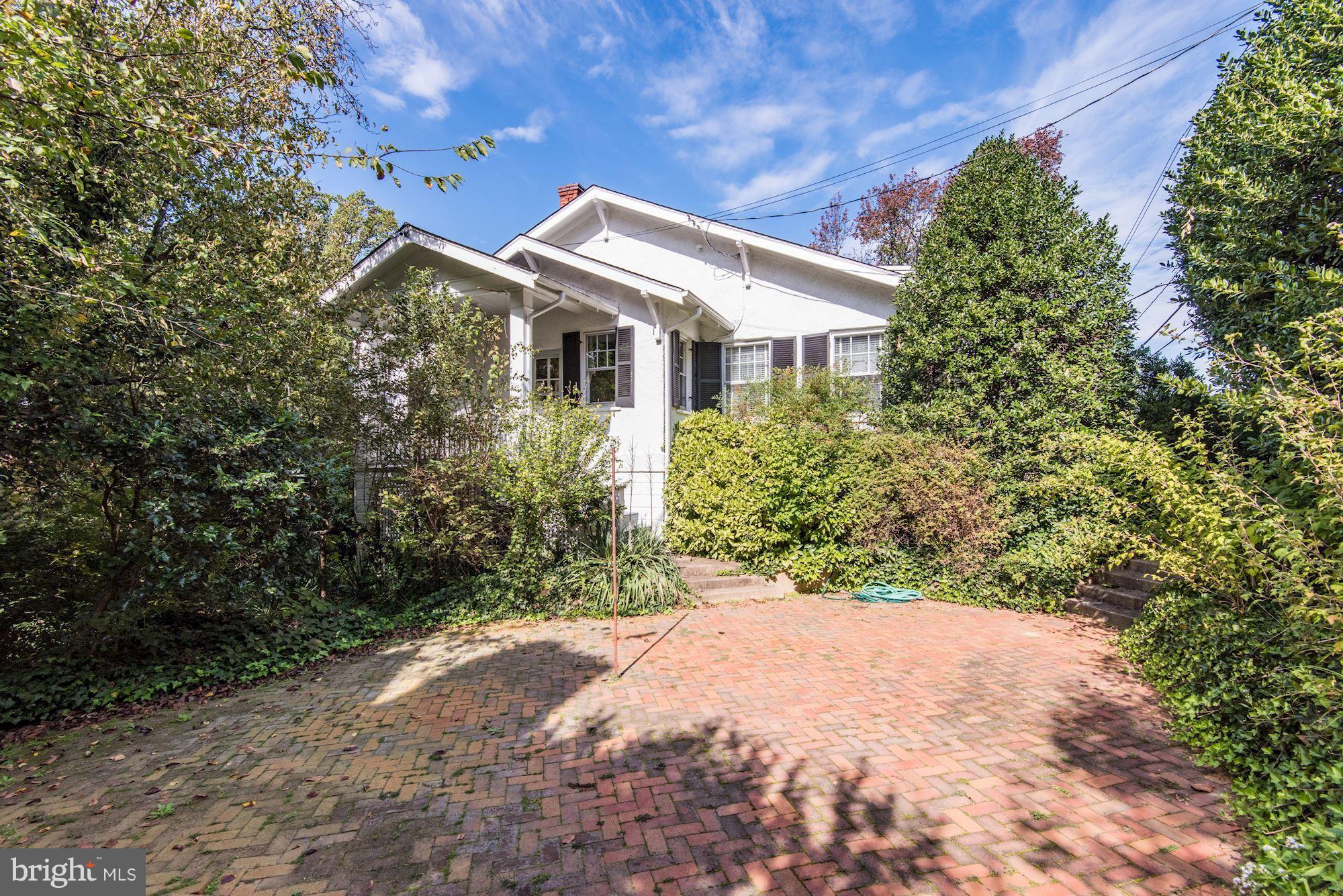 3322 North Glebe Road Arlington, VA 22207 - Photo 3 of 9 Side Patio