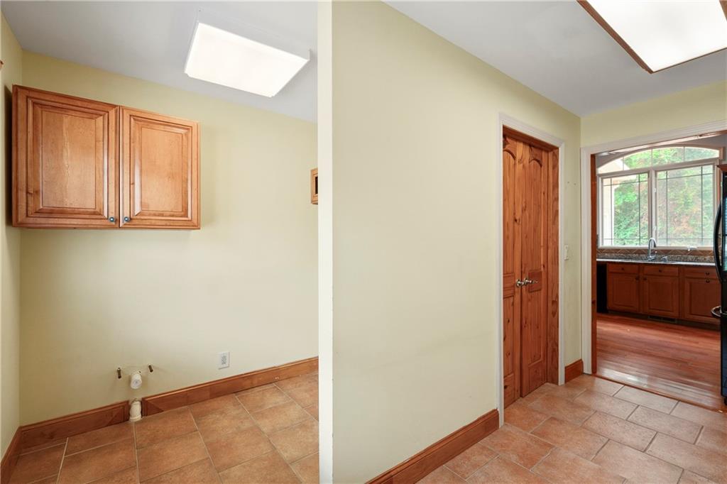 6090 Shadburn Ferry Road Buford, GA 30518 - Photo 28 of 39 Gallery Image 28