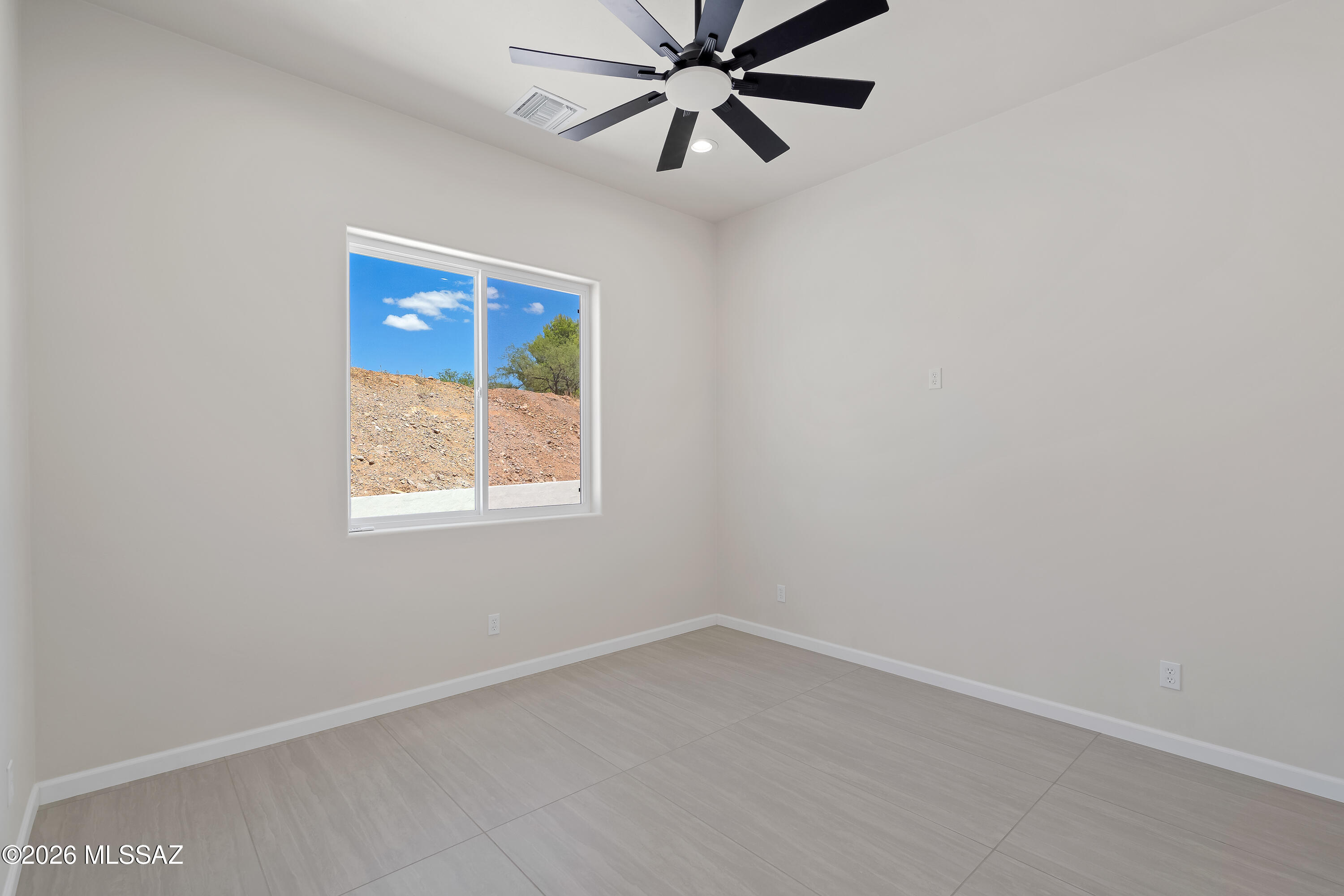 551 Camino Kansas Rio Rico, AZ 85648 - Photo 15 of 50 2 Interiors-10