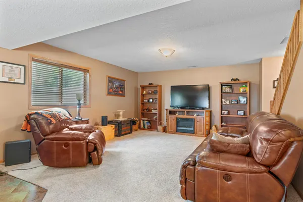 $465,000 | 1405 17th Drive Southwest, Austin, MN 55912