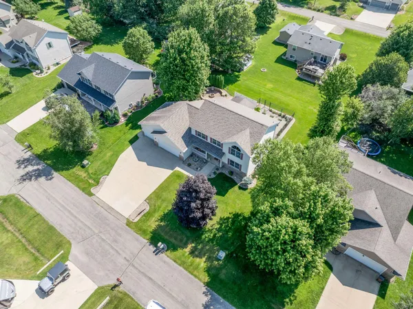 $465,000 | 1405 17th Drive Southwest, Austin, MN 55912