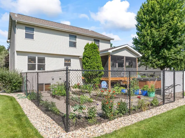 $465,000 | 1405 17th Drive Southwest, Austin, MN 55912