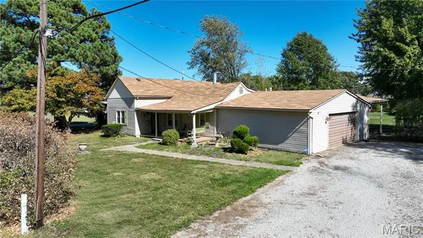 $129,900 | 802 East Pleasant Street, Bunker Hill, IL 62014