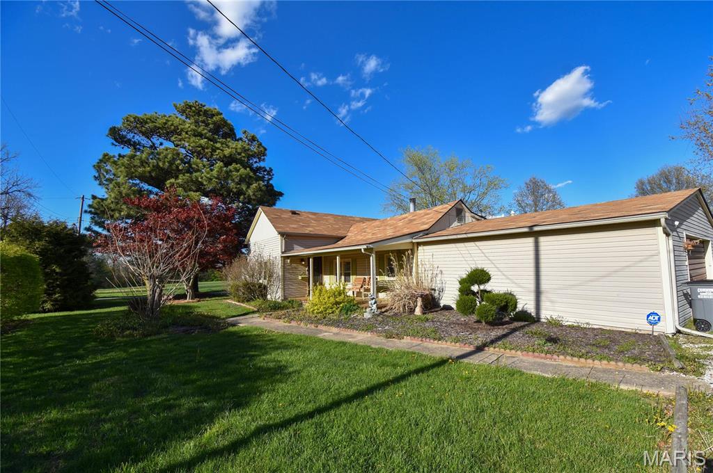 802 East Pleasant Street Bunker Hill, IL 62014 - Photo 27 of 38