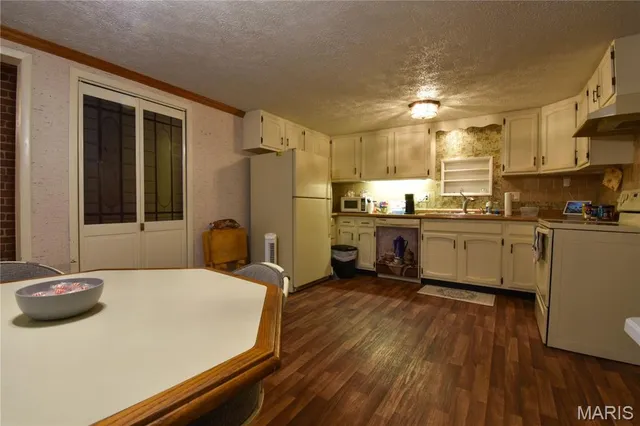 $129,900 | 802 East Pleasant Street, Bunker Hill, IL 62014