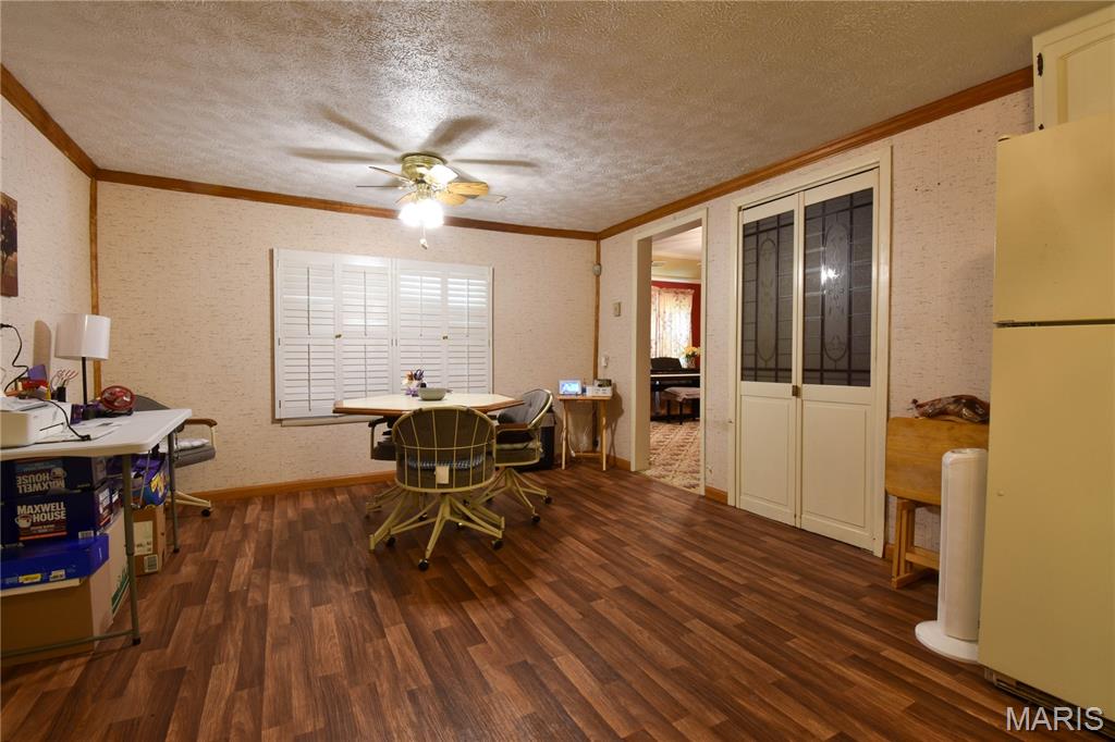 802 East Pleasant Street Bunker Hill, IL 62014 - Photo 8 of 38