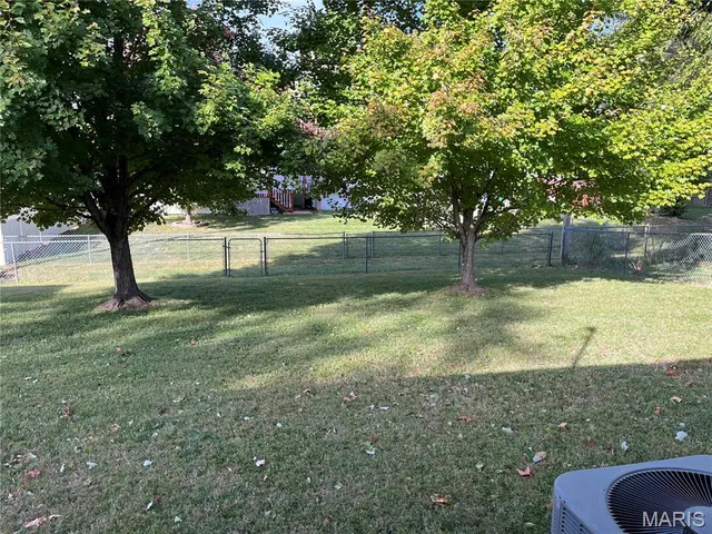 $215,000 | 402 Willow Drive, O'Fallon, IL 62269