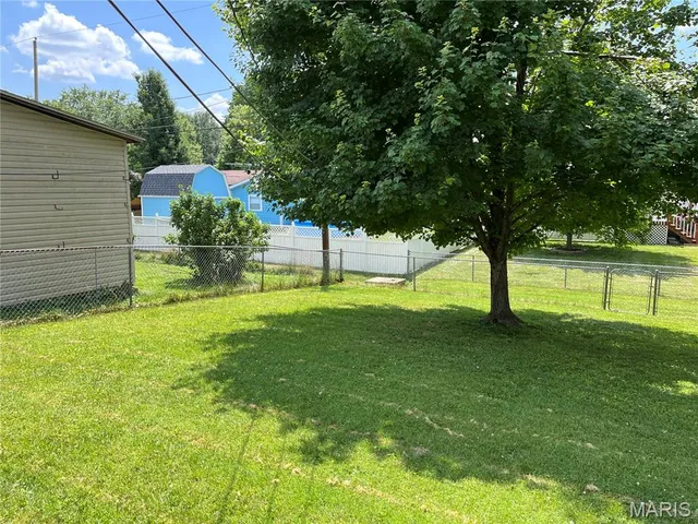 $215,000 | 402 Willow Drive, O'Fallon, IL 62269