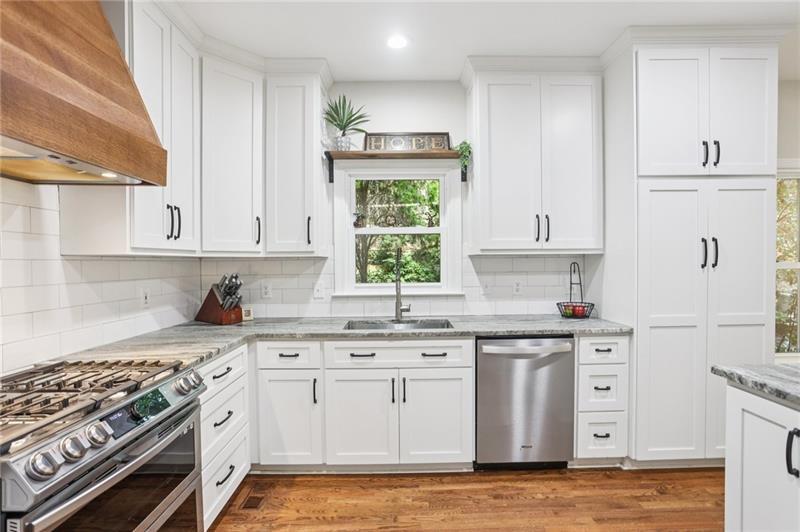 2295 Ansley Court Canton, GA 30114 - Photo 15 of 41