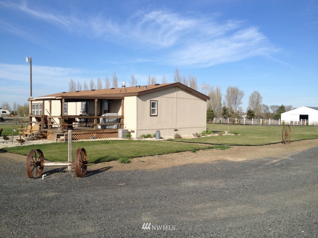 3728 Rd F Northeast Moses Lake, WA 98837 - Photo 1 of 13 Gallery Image 1
