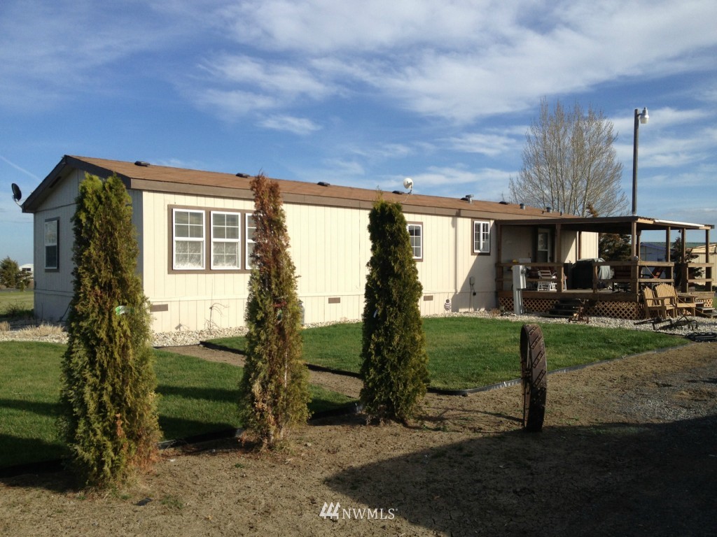 3728 Rd F Northeast Moses Lake, WA 98837 - Photo 2 of 13 Gallery Image 2