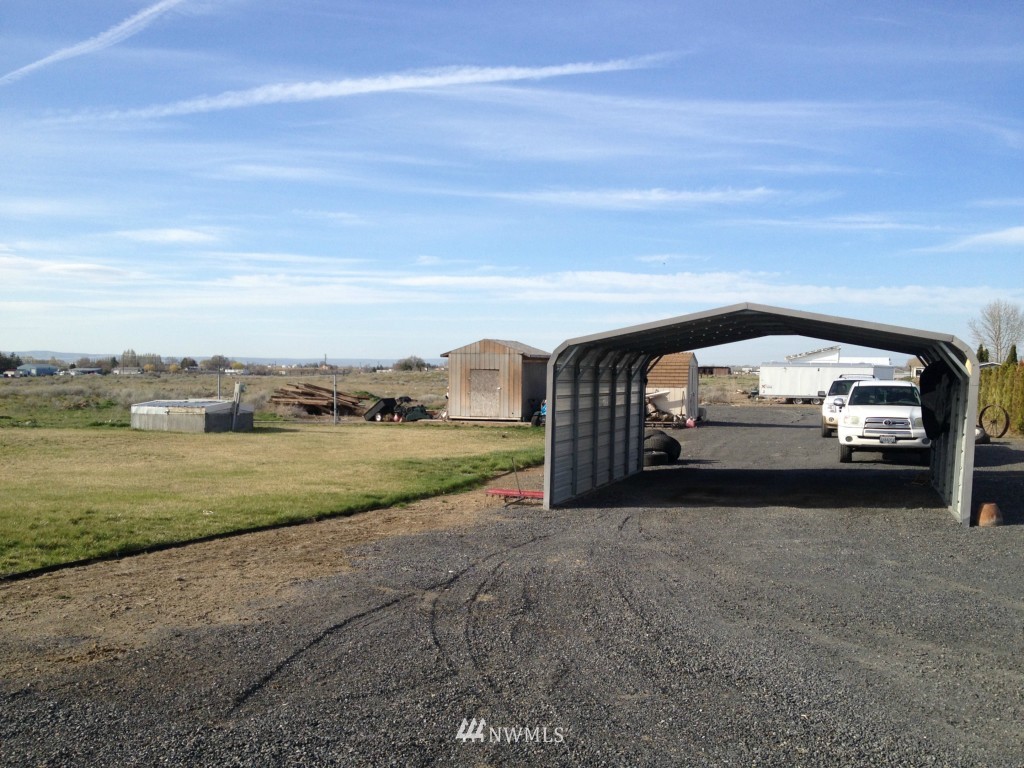 3728 Rd F Northeast Moses Lake, WA 98837 - Photo 3 of 13 Gallery Image 3