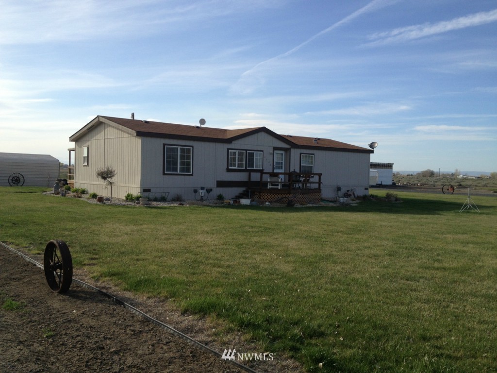 3728 Rd F Northeast Moses Lake, WA 98837 - Photo 4 of 13 Gallery Image 4