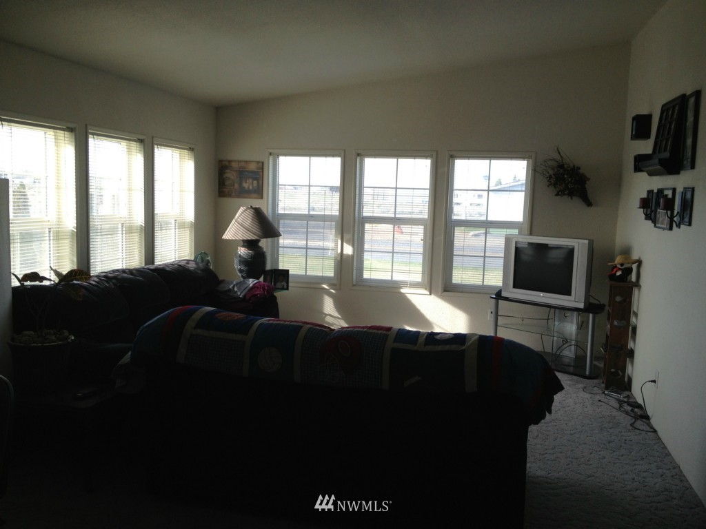 3728 Rd F Northeast Moses Lake, WA 98837 - Photo 9 of 13 Gallery Image 9