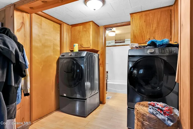 $375,000 | 33619 Spruce Street, Bayview, ID 83803