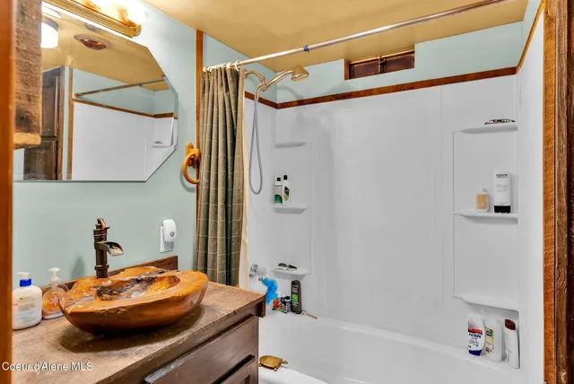 $375,000 | 33619 Spruce Street, Bayview, ID 83803