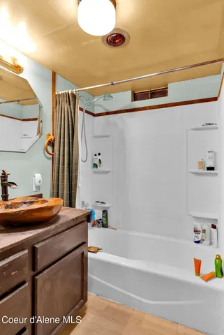 $375,000 | 33619 Spruce Street, Bayview, ID 83803