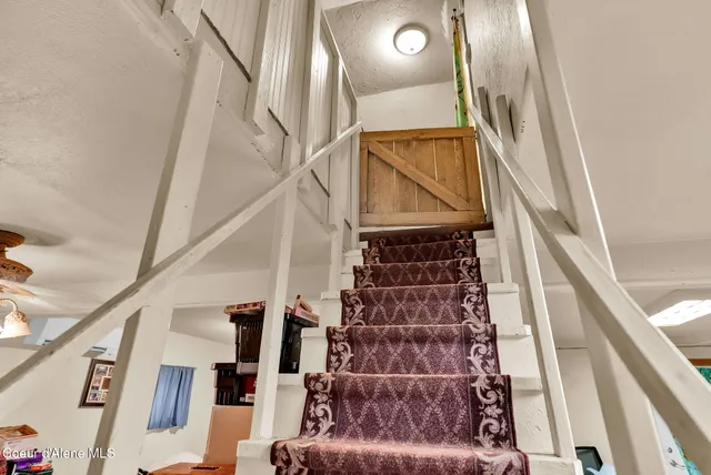 $375,000 | 33619 Spruce Street, Bayview, ID 83803