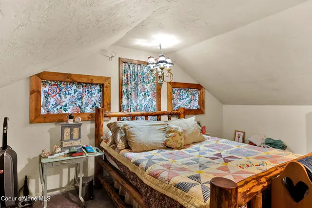 $375,000 | 33619 Spruce Street, Bayview, ID 83803