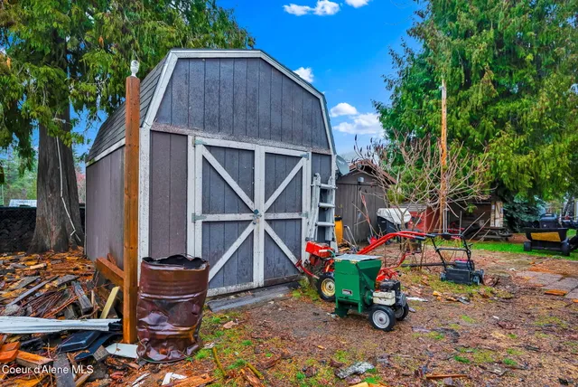 $375,000 | 33619 Spruce Street, Bayview, ID 83803