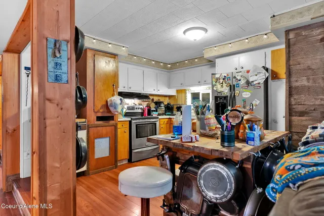 $375,000 | 33619 Spruce Street, Bayview, ID 83803