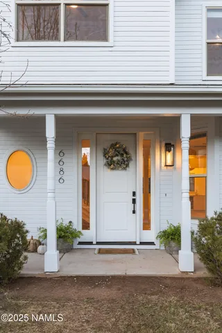 $3,300 | 6686 East Eagle Crest Drive, Flagstaff, AZ 86004