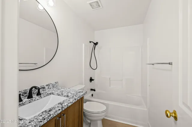 $3,300 | 6686 East Eagle Crest Drive, Flagstaff, AZ 86004