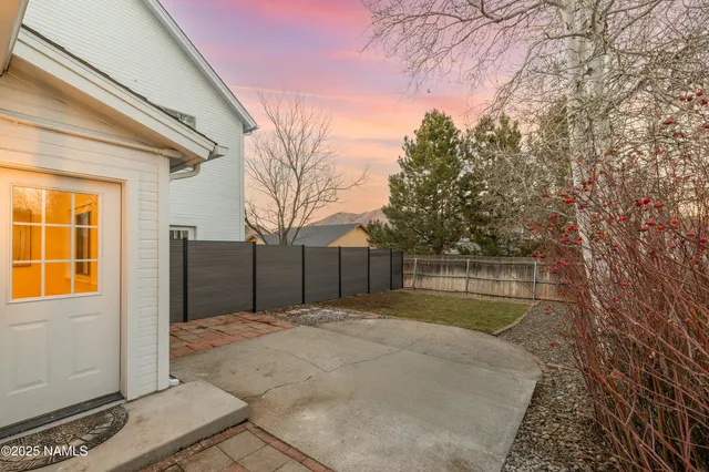 $3,300 | 6686 East Eagle Crest Drive, Flagstaff, AZ 86004