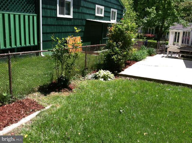 3217 Blueford Road Kensington, MD 20895 - Photo 18 of 19 Side of Back yard