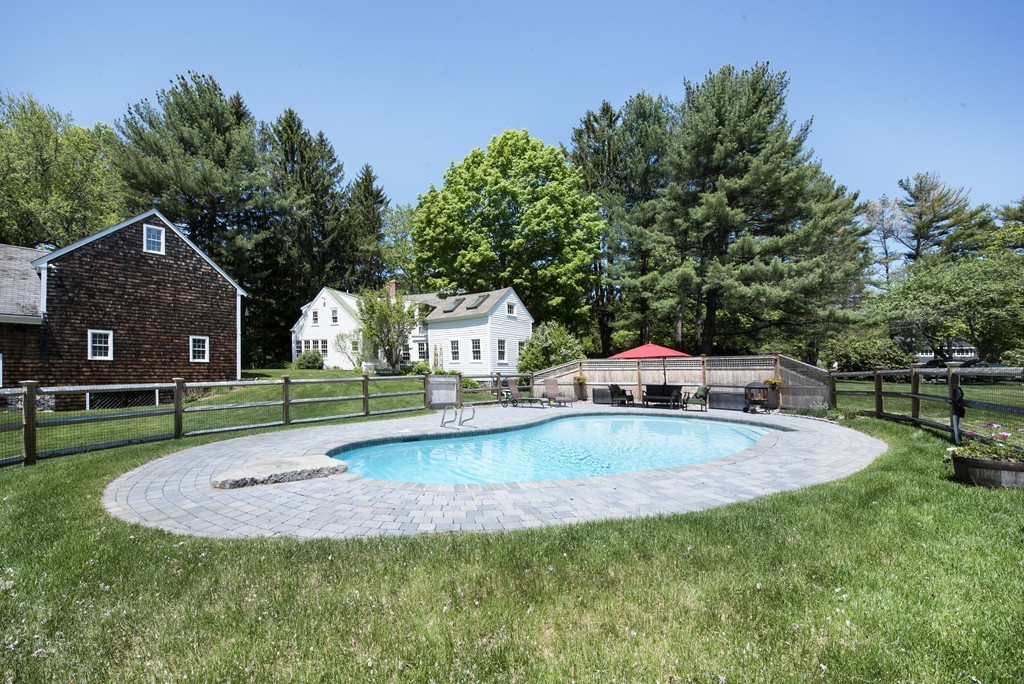 33 Topsfield Road Boxford, MA 01921 - Photo 2 of 30