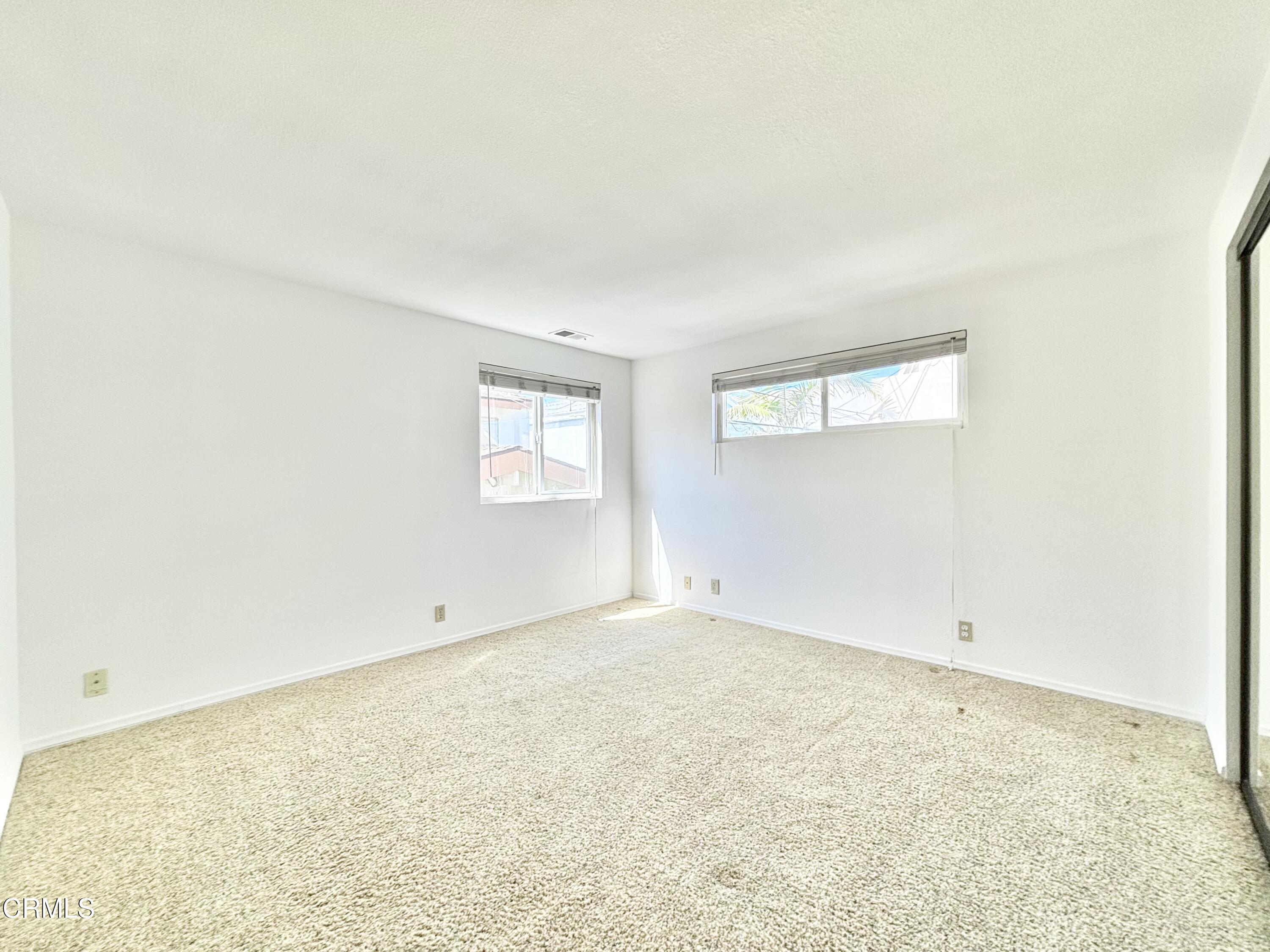 272 Cahuenga Drive Oxnard, CA 93035 - Photo 26 of 39 an empty room with a windows