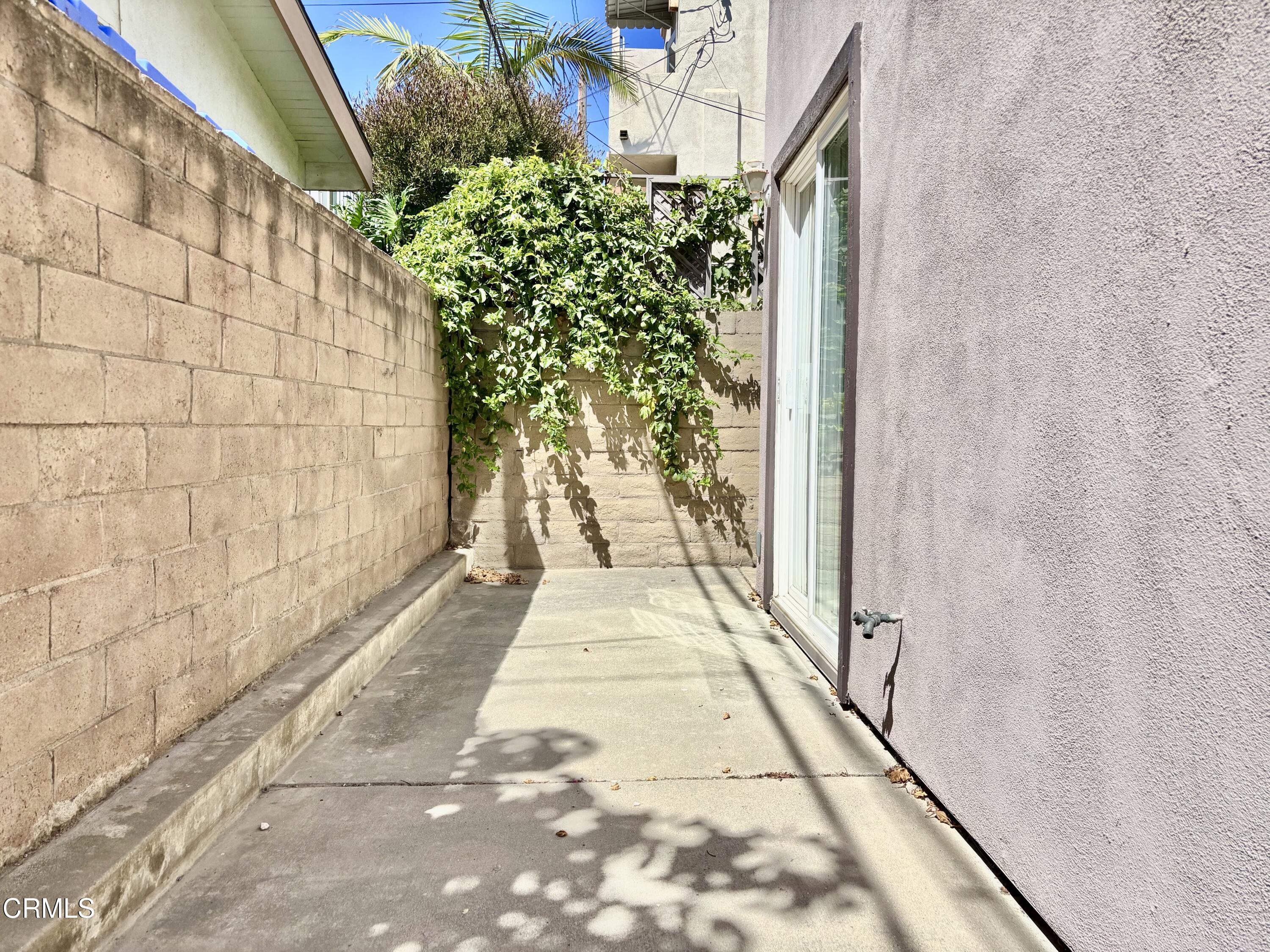272 Cahuenga Drive Oxnard, CA 93035 - Photo 38 of 39 a view of a pathway with a pathway