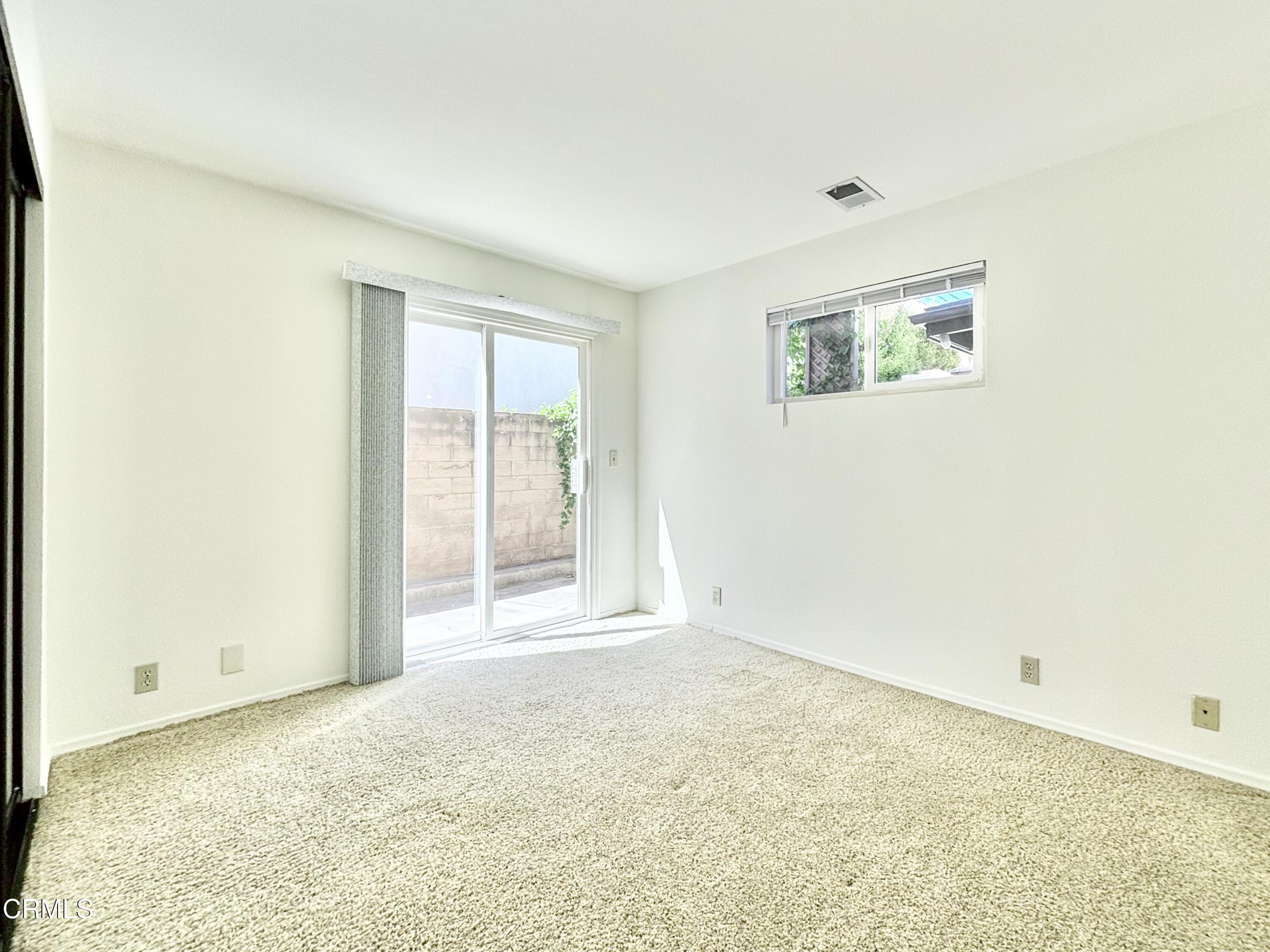 272 Cahuenga Drive Oxnard, CA 93035 - Photo 7 of 39 an empty room with a window