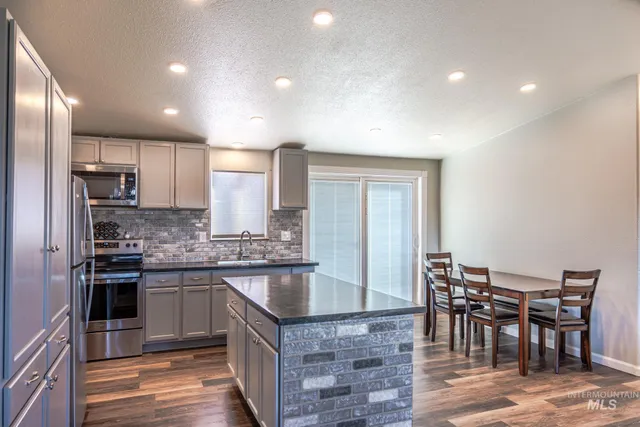 $325,000 | 1207 Erlebach Way, Ontario, OR 97914