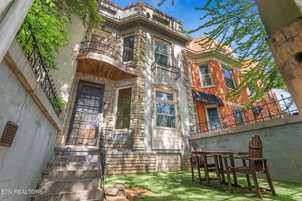 $883,000 | 105 West Fifth Avenue, Knoxville, TN 37917